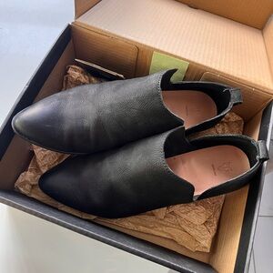 Womens size 10 Frye Rowen Slip On